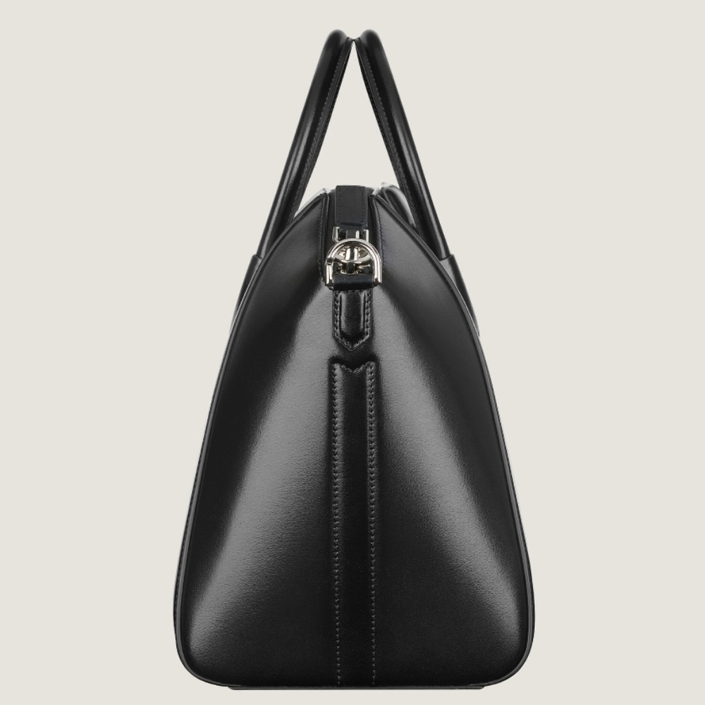 GIVENCHY Medium Antigona Shoulder Bag - Picture 2 of 13